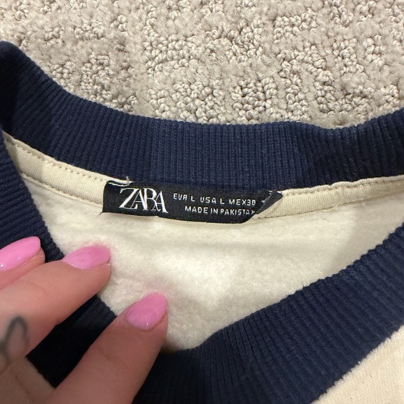 Zara Cream and Navy Graphic Sweater - Picture 2 of 3